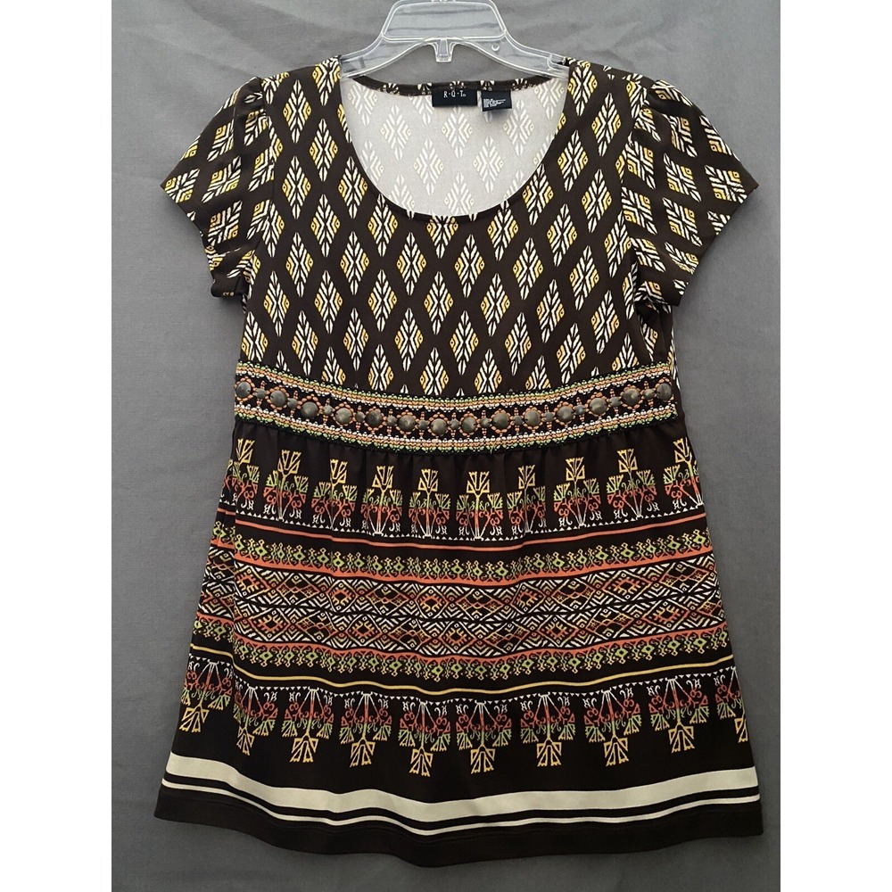 Boho top R.Q.T. womens Size S short sleeve-embroidery &‎ metal accents
